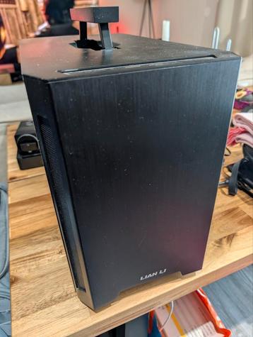Lian Li PC-O11D Mini Behuizing beschikbaar voor biedingen