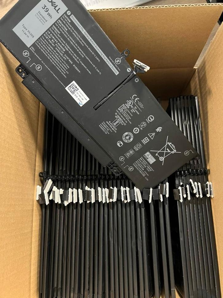 Partij Pulled Dell Accus (35 Stuks) Type JHT2H & 35J09, Computers en Software, Accu's en Batterijen, Gebruikt, Ophalen of Verzenden