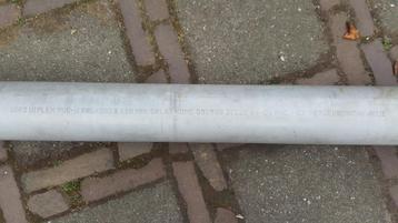 PVC -- afvoer - buis beschikbaar voor biedingen