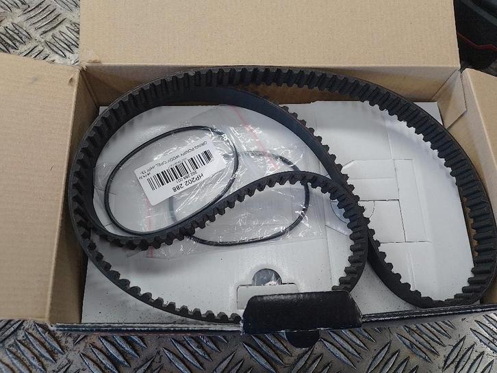 nieuwe distributie set voor een corsa C, Auto-onderdelen, Motor en Toebehoren, Opel, Nieuw, Ophalen