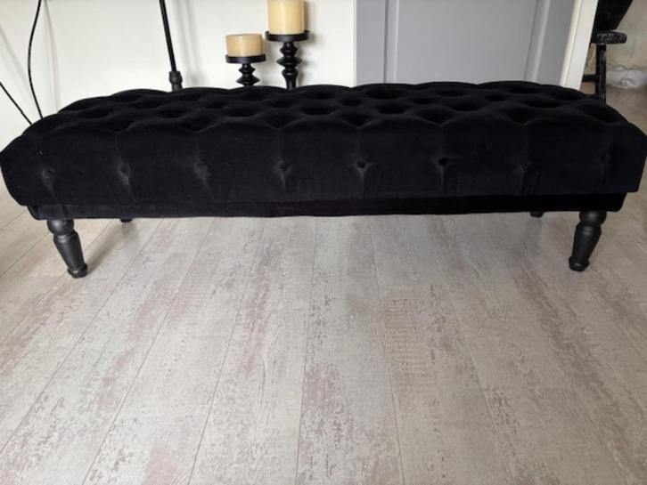Sofa, zwart fluwelen stof, met capitonnering, Huis en Inrichting, Banken | Sofa's en Chaises Longues, Zo goed als nieuw, Driepersoons