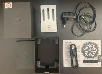 Darkglass Element, met adapter in originele verpakking beschikbaar voor biedingen