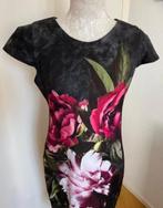 Rinascimento jurk met bloemen maat 40, Kleding | Dames, Jurken, Maat 38/40 (M), Zwart, Ophalen of Verzenden, Zo goed als nieuw