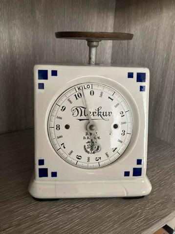 Oude / vintage weegschaal beschikbaar voor biedingen