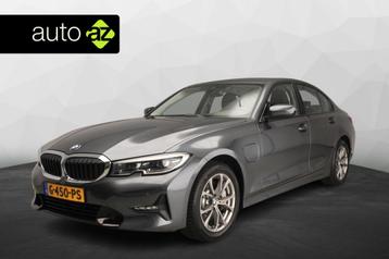 BMW 3 Serie Sedan 330e Sportline / Leder / Sportstoelen / Pa beschikbaar voor biedingen