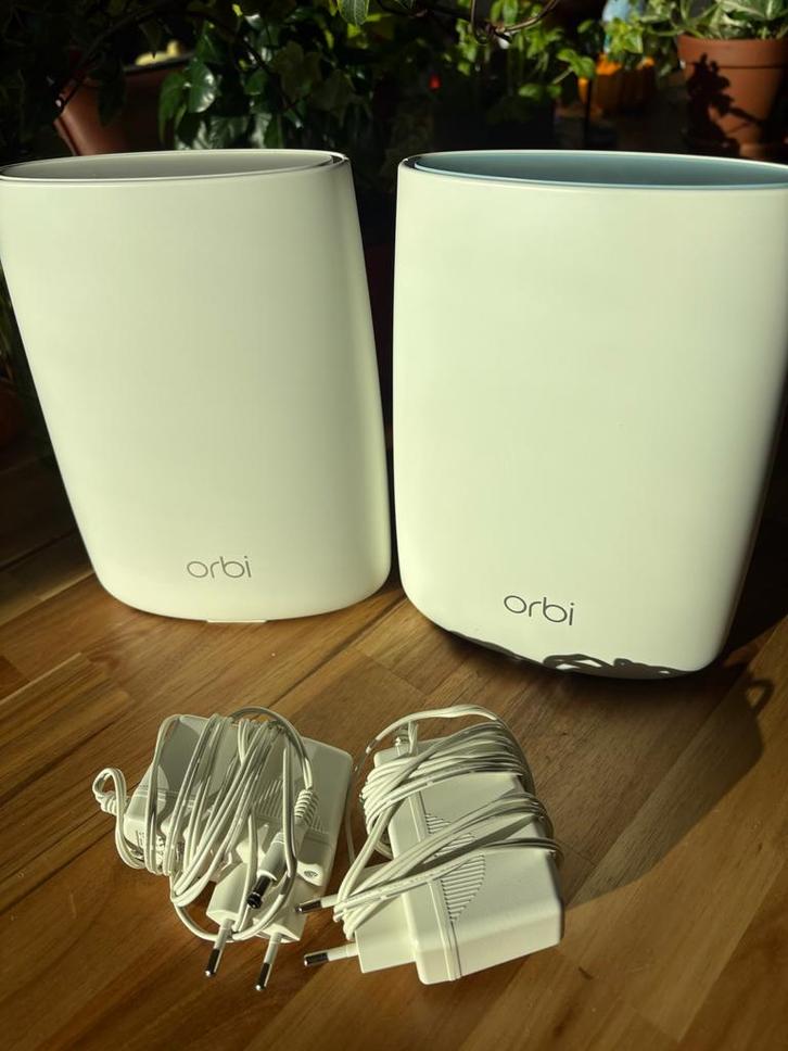 Netgear Orbi RB50 Mesh WiFi Systeem, Computers en Software, Routers en Modems, Zo goed als nieuw, Router, Ophalen of Verzenden