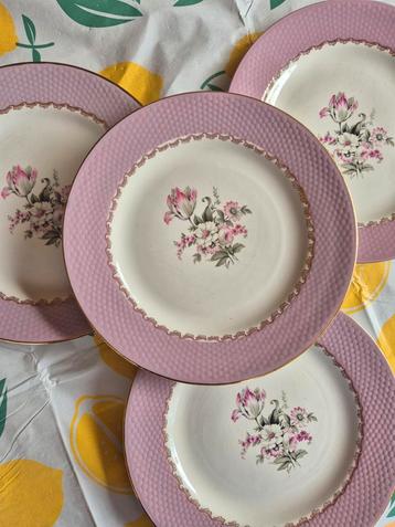 oude Franse dinerborden L'amandinoise "Martine" bloemen lila beschikbaar voor biedingen