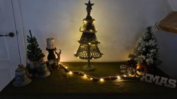 Sfeervolle gehaakte kerstboom met verlichting - Kerstdeco beschikbaar voor biedingen