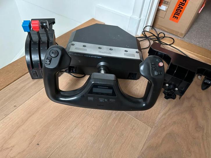 Logitech Pro Flight Yoke system incl Throttle voor Flightsim, Computers en Software, Joysticks, Zo goed als nieuw, Verzenden