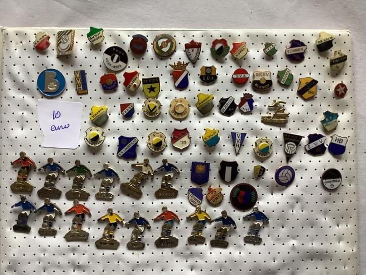 Speldjes voetbal oude afdeling Limburg 2, Verzamelen, Speldjes, Pins en Buttons, Gebruikt, Sport, Ophalen of Verzenden