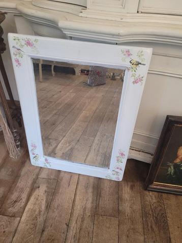 Vintage spiegel met vogeltjes decor beschikbaar voor biedingen