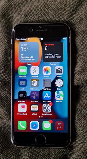 iPhone 6s - Goede Staat + Schermbeschermer beschikbaar voor biedingen