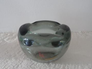 Leerdam asbak van glas, diameter ca 11 cm, gemerkt beschikbaar voor biedingen