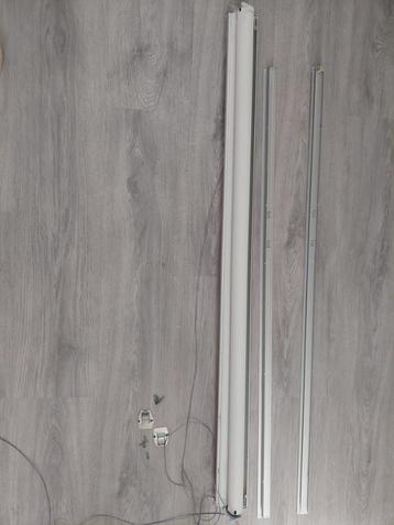 Velux rolgordijn wit/grijs (verduisterend) beschikbaar voor biedingen