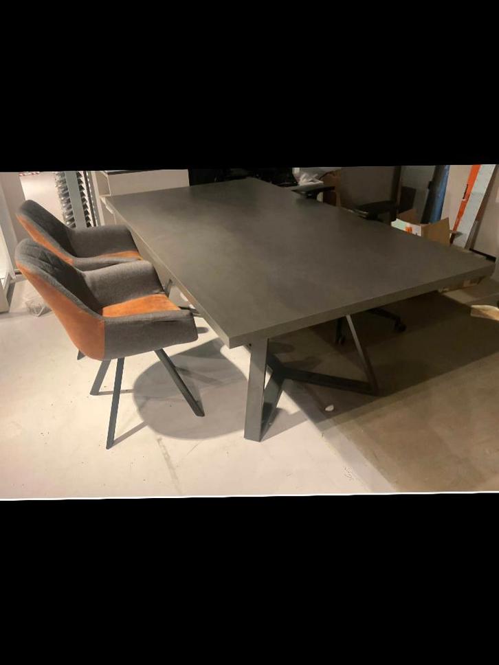 Eettafel, Huis en Inrichting, Woonaccessoires | Overige, Zo goed als nieuw, Ophalen