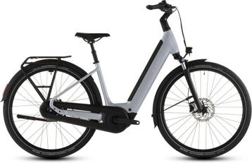 CUBE SUPREME HYBRID COMFORT ONE 600 FOGGREY/REFLEX Lageinsta beschikbaar voor biedingen