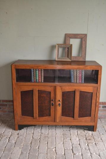 Prachtig antiek eiken houten Art Deco dressoir, vitrinekast beschikbaar voor biedingen