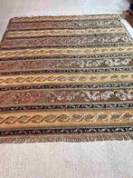 Grand Foulard 220/213, Gebruikt, Rood, Etten-Leur, De Juiste Toon