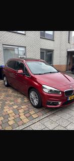 BMW 2-Serie Active Tourer 220i 192pk Aut 2017 Rood, 1998 cc, 730 kg, 74 €/maand, Particulier