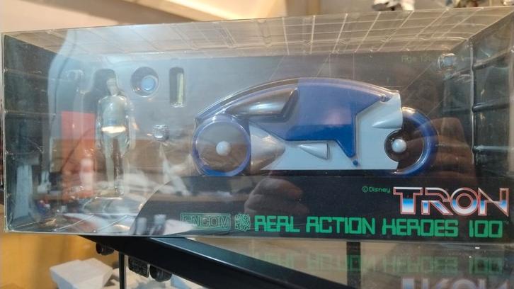 Tron medicom toy japan vintage rare motor light cycle, Verzamelen, Poppetjes en Figuurtjes, Zo goed als nieuw, Ophalen of Verzenden