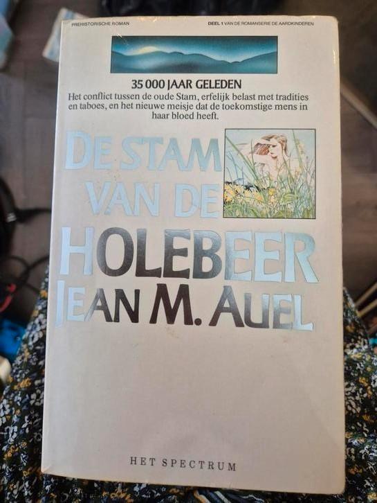 Auel - 1 stam van de holebeer, Boeken, Literatuur, Zo goed als nieuw, Nederland, Ophalen of Verzenden