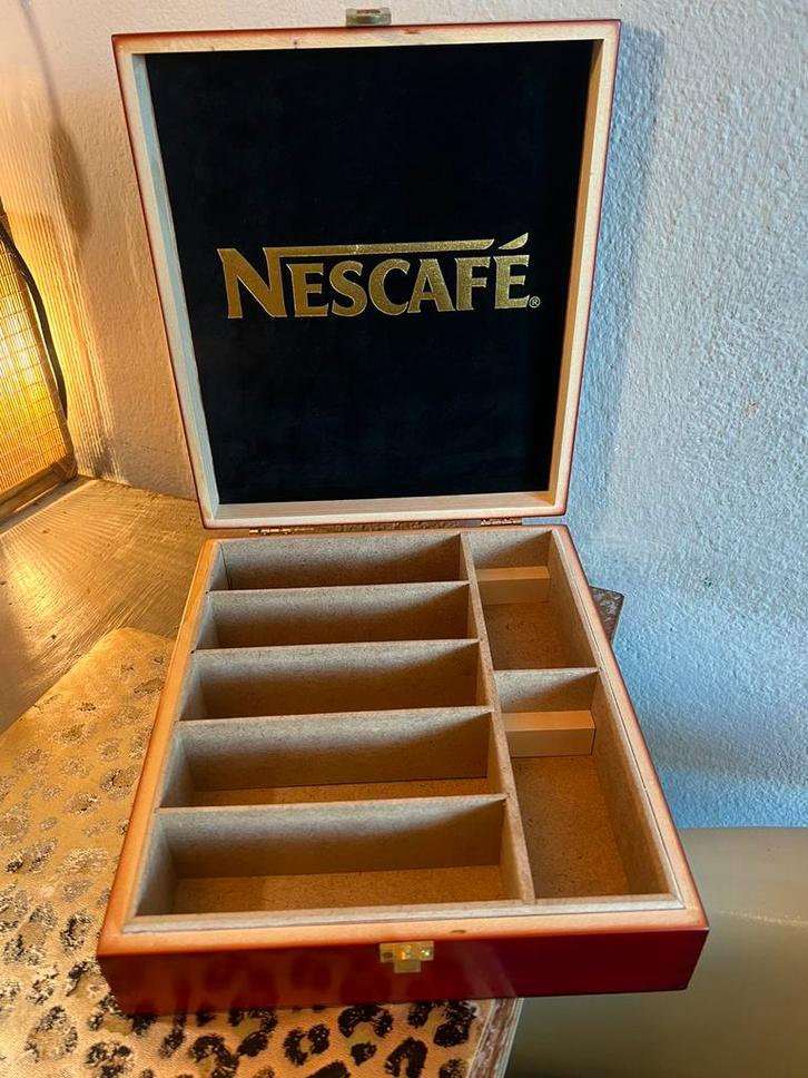 Nescafe capsule koffiecups kistje theedoos doos opbergdoos, Witgoed en Apparatuur, Koffiemachine-accessoires, Zo goed als nieuw