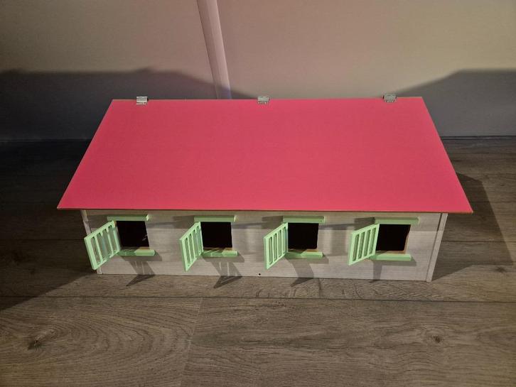 Kidsglobe paardenstal, Kinderen en Baby's, Speelgoed | Houten speelgoed, Zo goed als nieuw, Overige typen, Ophalen