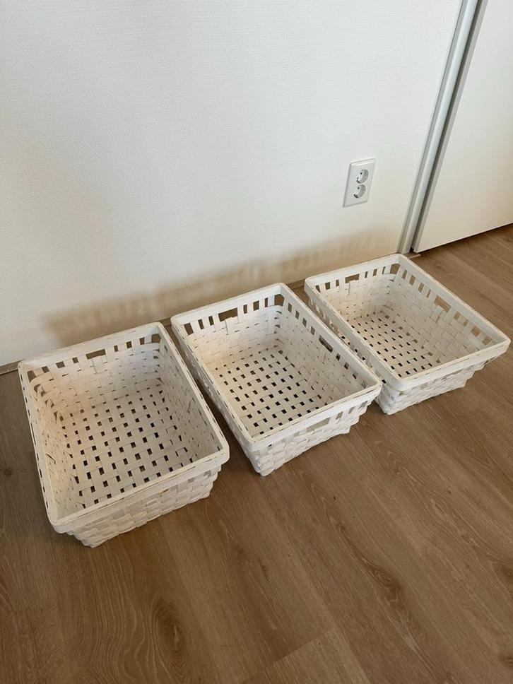 3x witte manden (38L x 29B x 16H cm), Huis en Inrichting, Woonaccessoires | Schalen en Manden, Gebruikt, Mand, Rechthoekig, Riet