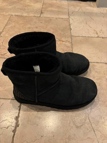Zwarte ugg laarzen maat 41 eu beschikbaar voor biedingen
