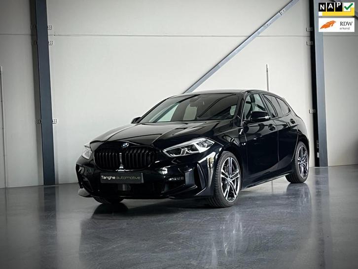 BMW 1-serie 118i M-Sport, 18", M-Tech Dakspoiler, Wireless C, Auto's, BMW, Bedrijf, Te koop, 1-Serie, ABS, Airbags, Airconditioning