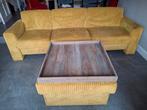 Gele ribstof bank + hocker en dienblad, 250 tot 300 cm, Gebruikt, 75 tot 100 cm, Ophalen of Verzenden