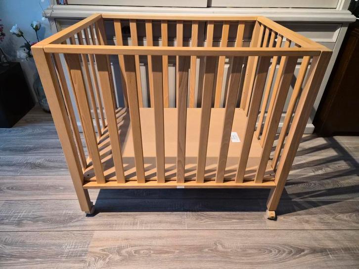 TWF Baby Box Fleur - Zo goed als nieuw!, Kinderen en Baby's, Boxen, Zo goed als nieuw, Vierkant, Wieltjes, Ophalen