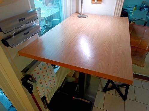 Bartafel met bijbehorende barkruk, Huis en Inrichting, Tafels | Statafels, Gebruikt, In hoogte verstelbaar, Ophalen
