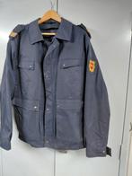 Oude brandweerjas mt 51, Ophalen of Verzenden, Gebruikt