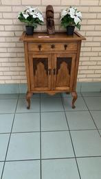 Antiek eikenhouten kastje (echt antiek), Antiek en Kunst, Antiek | Meubels | Kasten, Ophalen