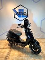Vespa Sprint 2017 black on black 45km brom scooter akrapovic, Fietsen en Brommers, Scooters | Vespa, Vespa S, Ophalen of Verzenden