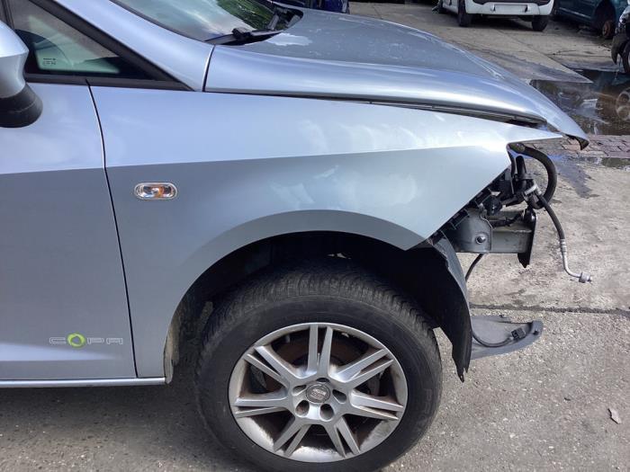 Scherm rechts-voor van een Seat Ibiza (LS7Y), Auto-onderdelen, Carrosserie en Plaatwerk, Seat, Gebruikt, 3 maanden garantie, Ophalen of Verzenden