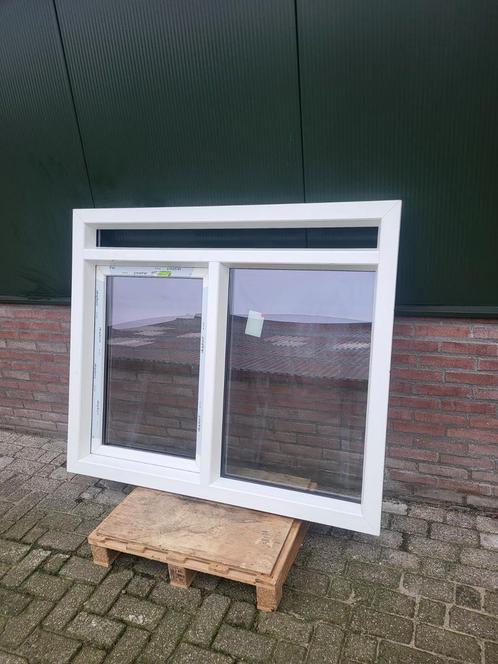 Kunststof raamkozijn met draaikiepraam, Doe-het-zelf en Verbouw, Kozijnen en Schuifpuien, Zo goed als nieuw, Raamkozijn, Kunststof