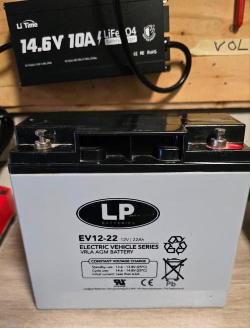 LP 12V 22 Ampere, Auto-onderdelen, Accu's en Toebehoren, Gebruikt, Ophalen of Verzenden