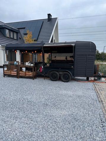 Vintage Foodtruck te huur beschikbaar voor biedingen