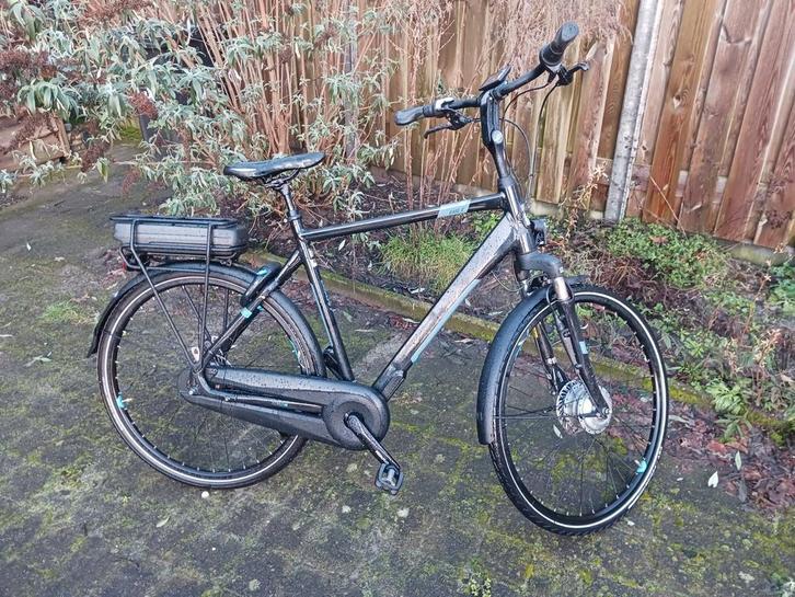 Gaint elektrische city-/trekking bike, Fietsen en Brommers, Elektrische fietsen, Zo goed als nieuw, Giant, 50 km per accu of meer