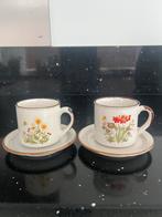 Vintage Wildflower kop en schotels rode en oranje bloemen, Antiek en Kunst, Antiek | Servies compleet, Ophalen of Verzenden