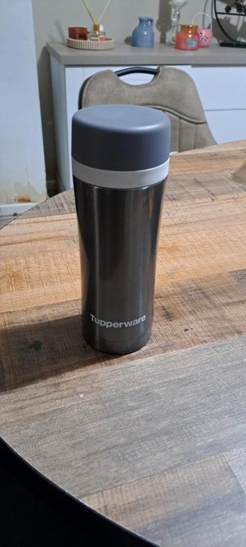 Nieuwe isofles van tupperware  beschikbaar voor biedingen