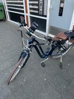 Elektrische stadsfiets Elops 900 E laag frame donkerblauw, Ophalen, Zo goed als nieuw, 50 km per accu of meer, Overige merken