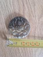 3 objecten van Jade, 15 euro per stuk