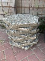 Stapel 6-hoekige grindtegels 43 x 43 x 43 cm, Ophalen, Gebruikt, Minder dan 5 m², Grind
