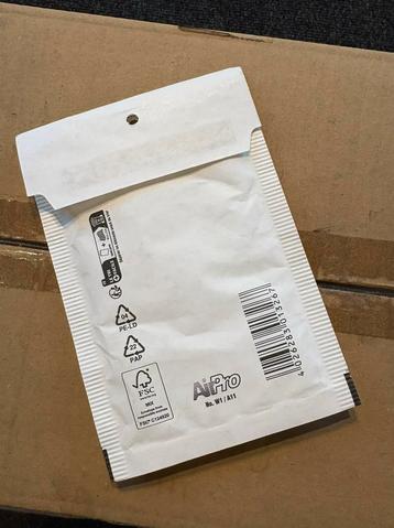 Doos luchtkussenenveloppen A1, 100x165 mm wit 200 stuks beschikbaar voor biedingen