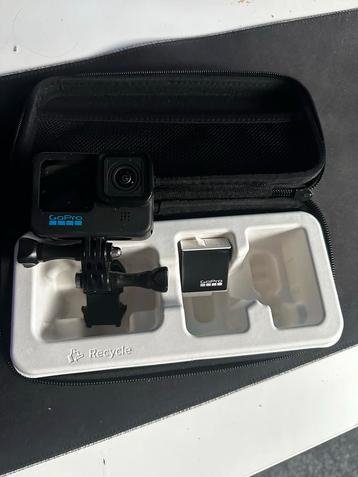 GoPro Hero 10 + Accessoires, 3 Batterijen & SD Kaart beschikbaar voor biedingen