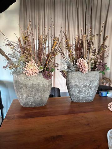 Grote Bloemenstukken met Droog- en Kunstbloemen beschikbaar voor biedingen