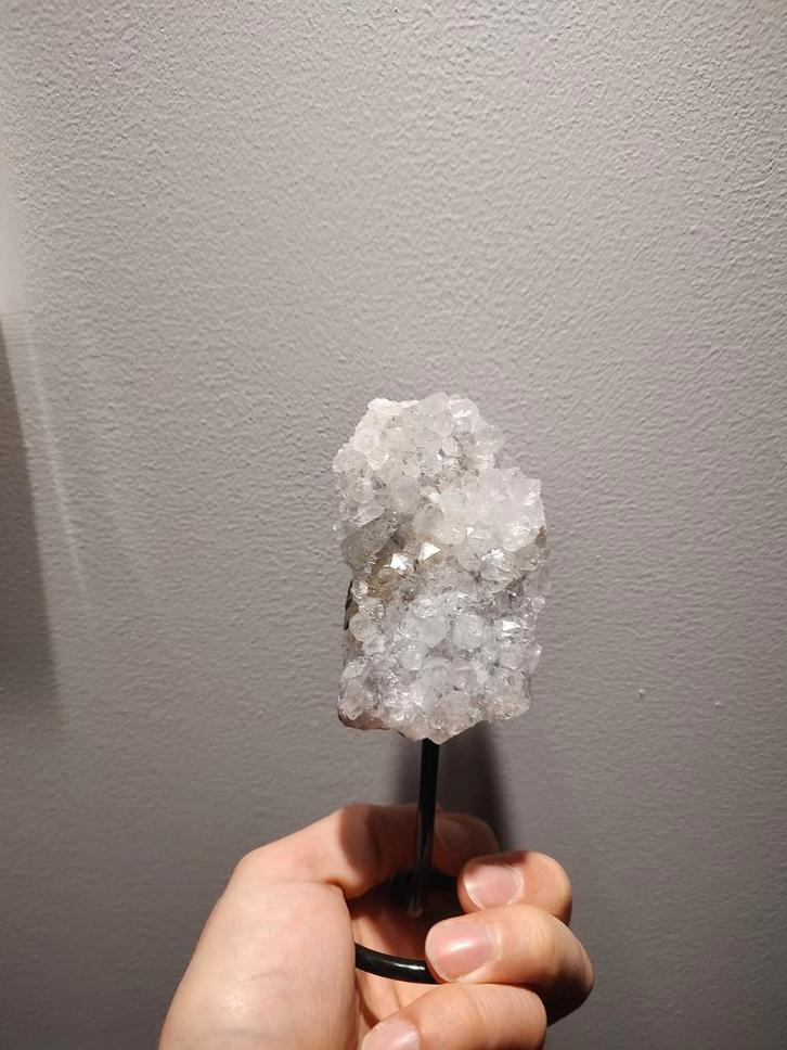 Amethist Druse op Standaard, Verzamelen, Mineralen en Fossielen, Ophalen of Verzenden